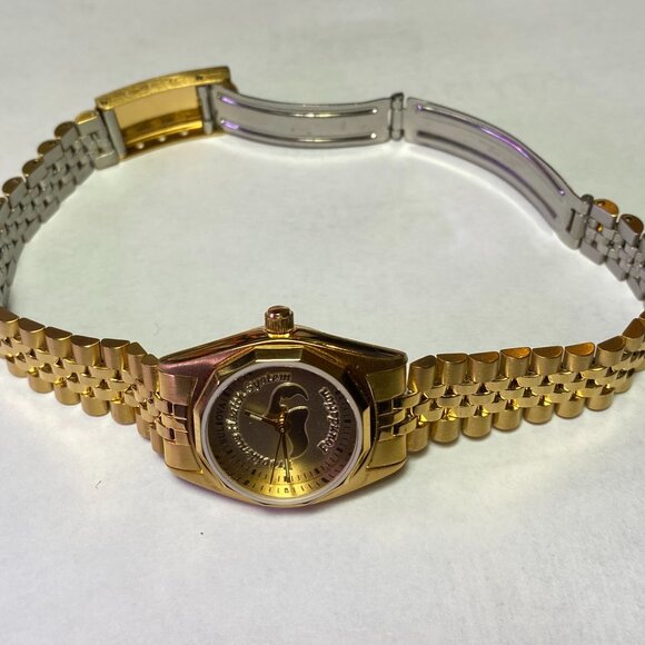 Bulova \